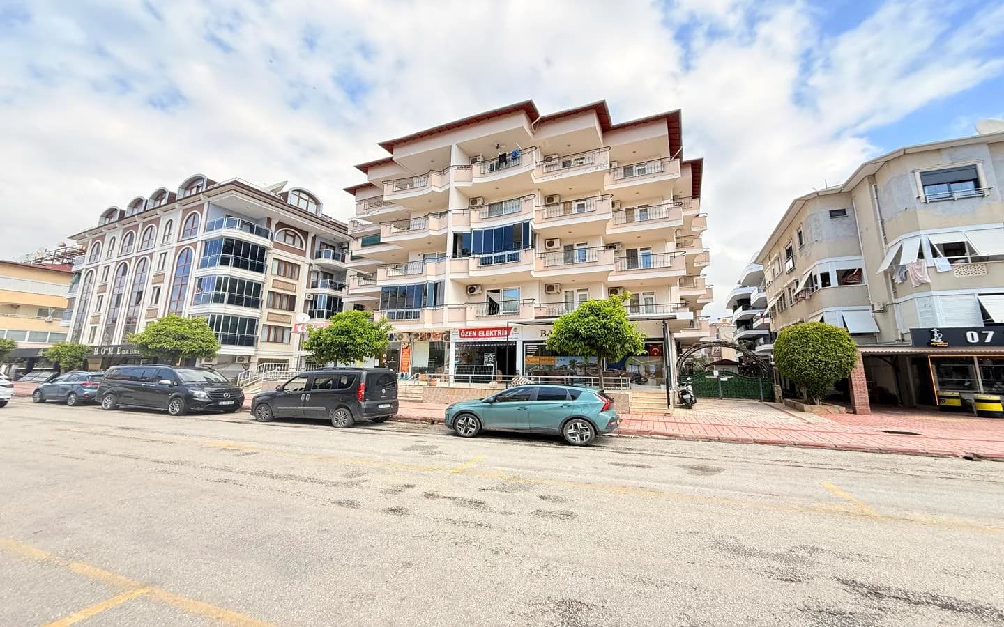 Furnished 2+1 Apartment for Sale in Oba – Ideal for Families