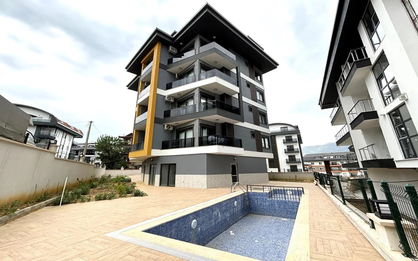 Modern 1+1 Apartment in Oba, Alanya – Ideal for Investors